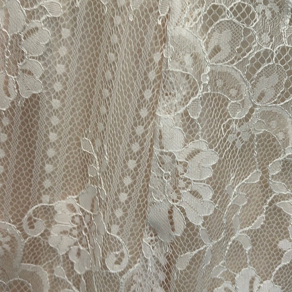 Elegant Lace Wedding Dress - Picture 10 of 15